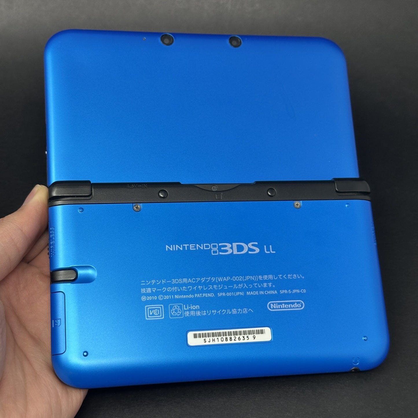 Nintendo 3DS XL (64GB) – 600+ Games | Black and Blue