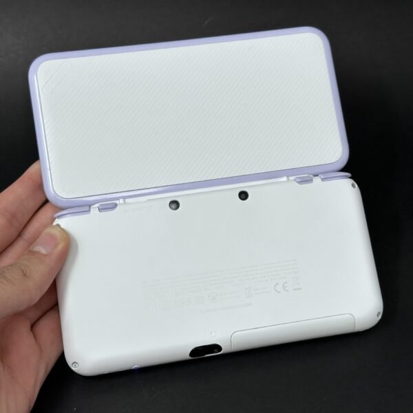 New Nintendo 2DS XL (64GB) – 600+ Games | White and Lavender - Image 2