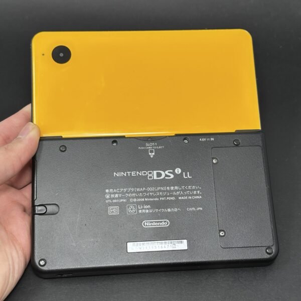 Nintendo DSi Xl (128GB) - 4000 Games | Sunflower Yellow - Image 2