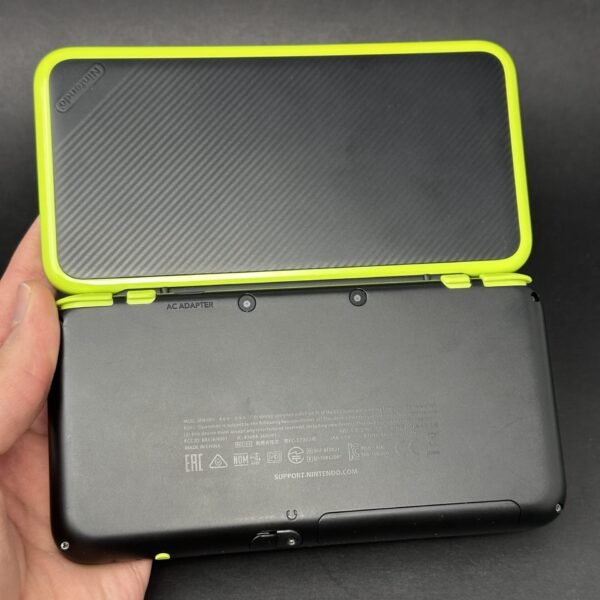 New Nintendo 2DS Xl with 600+ Games | Black and Green - Image 2