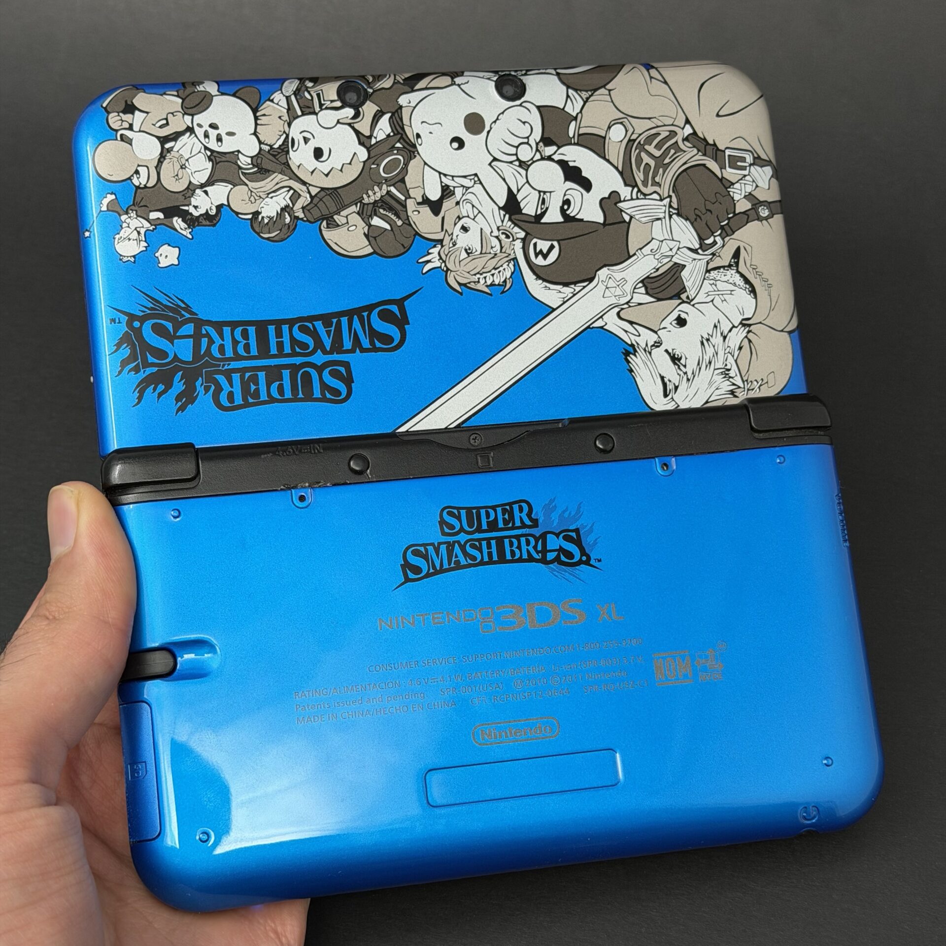 Nintendo 3DS XL (64GB) – 600+ Games | Smash Bros Blue - Image 3