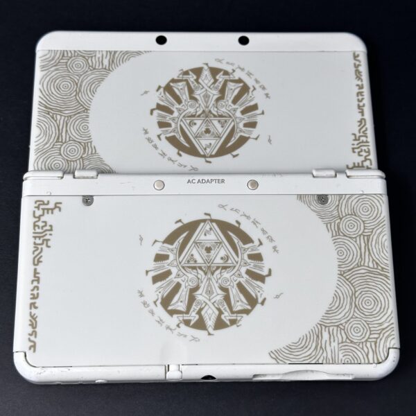 img_0582.jpeg New Nintendo 3DS (64GB) – 600+ Games | Choose Your Cover Plates | White