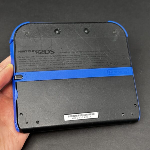 img_1487.jpeg Nintendo 2DS (64GB) – 600+ Games | Black and Blue