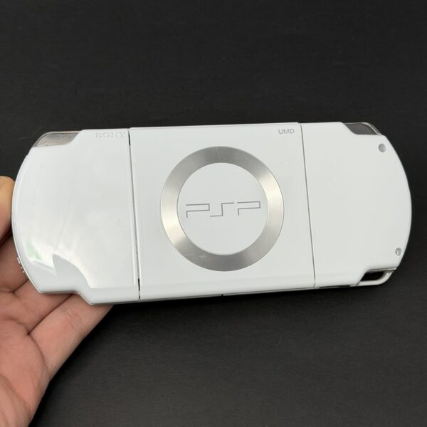 PSP 2000 (128GB) - 1050 Games | Ceramic White