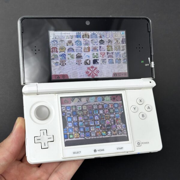 Nintendo 3DS (64GB) – 600+ Games | Monster Hunter Limited Edition